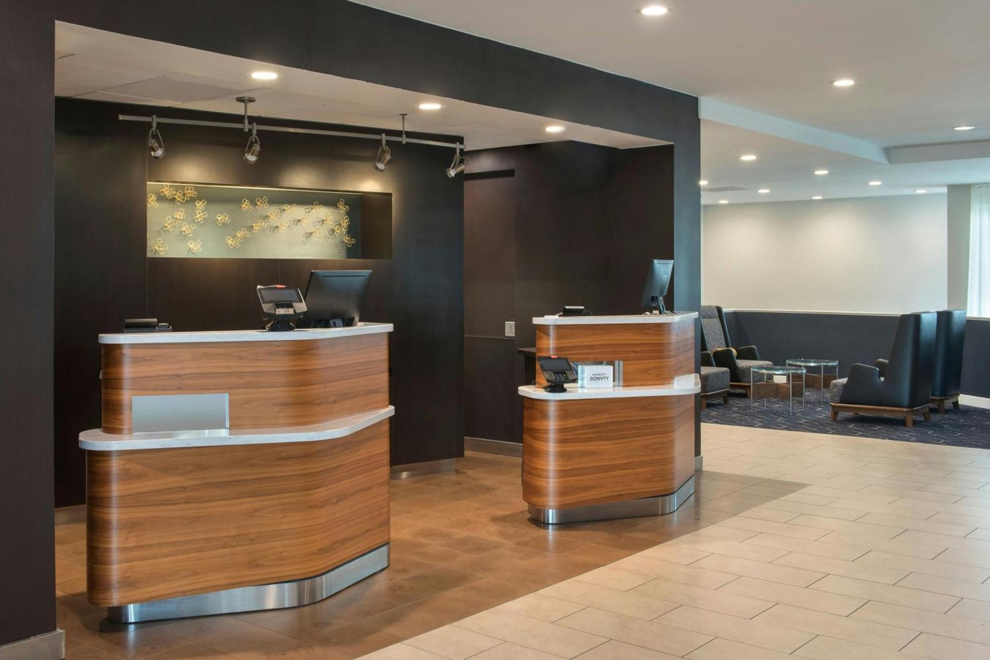Courtyard By Marriott Silver Spring North/White Oak Exterior photo