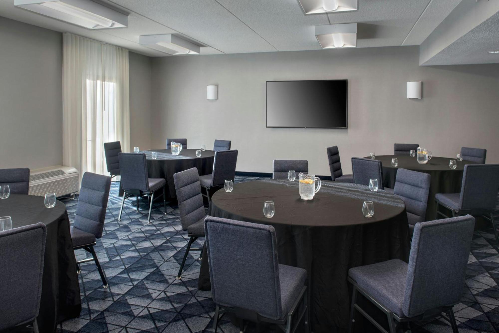 Courtyard By Marriott Silver Spring North/White Oak Exterior photo