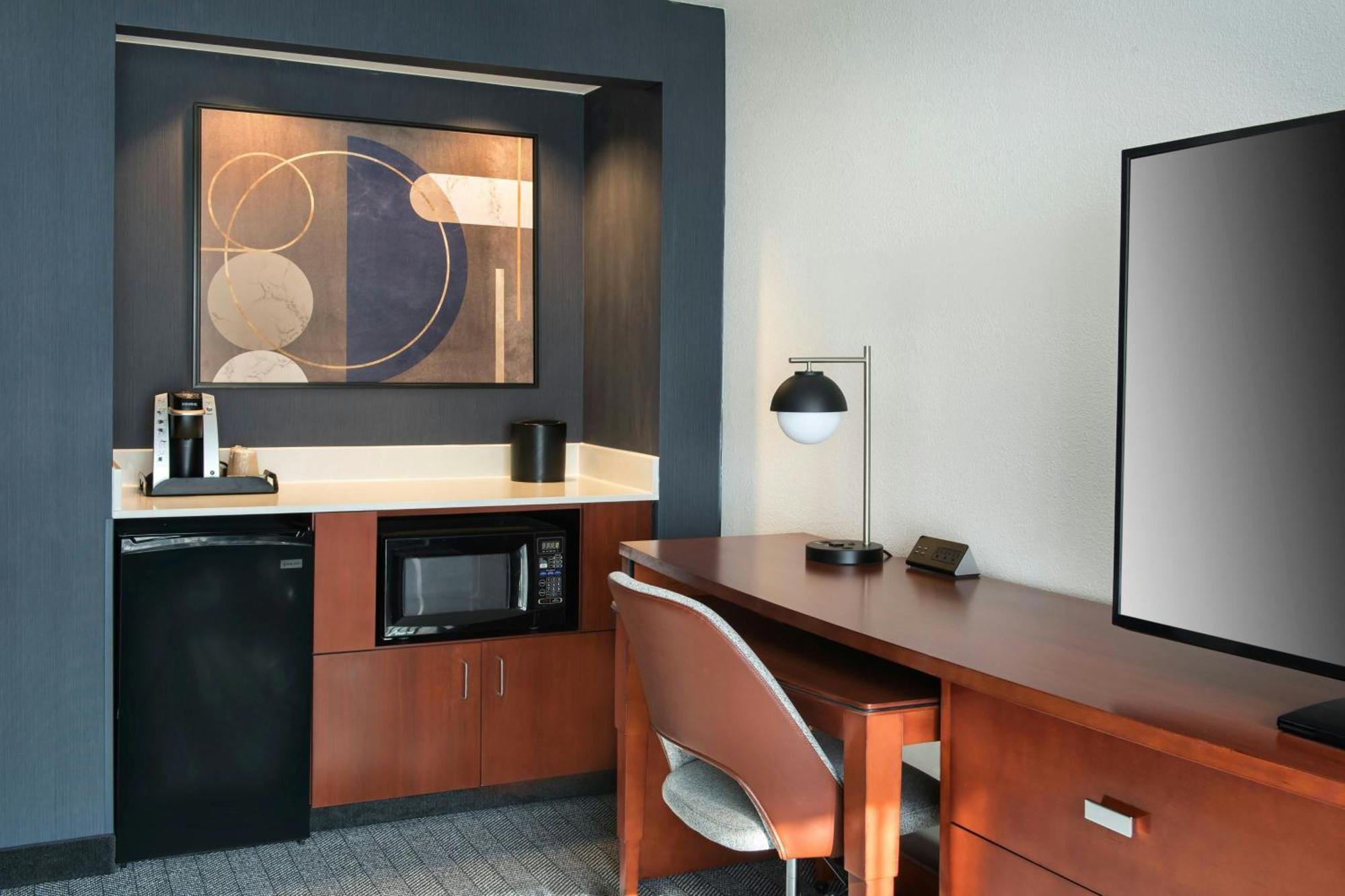 Courtyard By Marriott Silver Spring North/White Oak Exterior photo