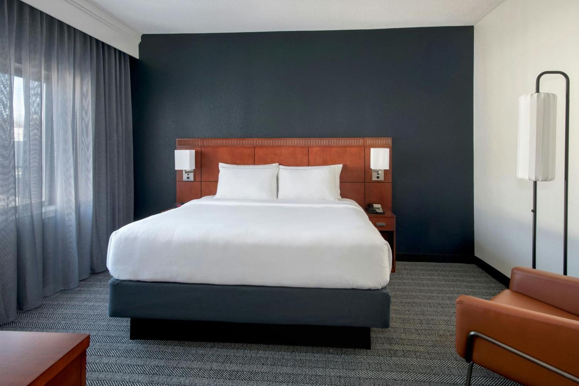 Courtyard By Marriott Silver Spring North/White Oak Exterior photo