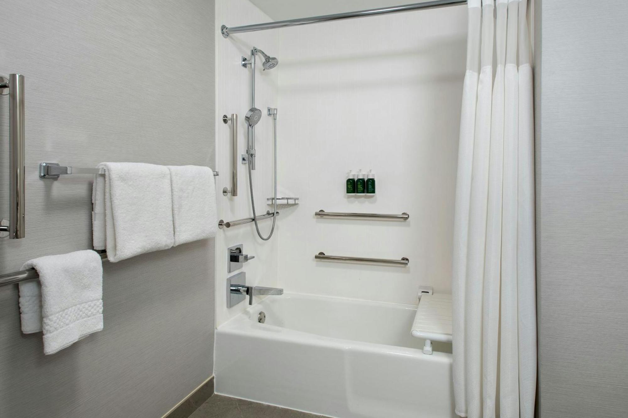 Courtyard By Marriott Silver Spring North/White Oak Exterior photo