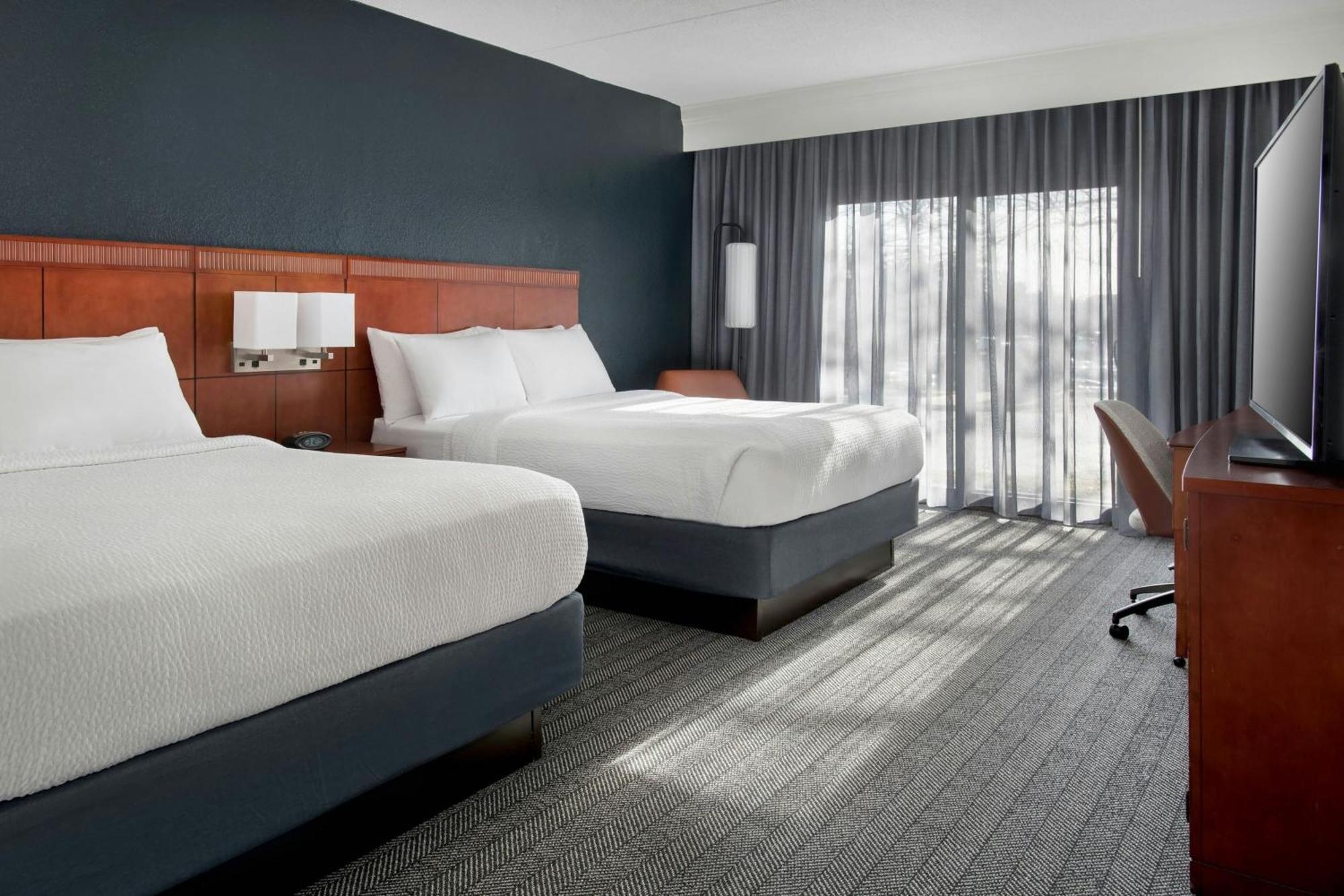Courtyard By Marriott Silver Spring North/White Oak Exterior photo