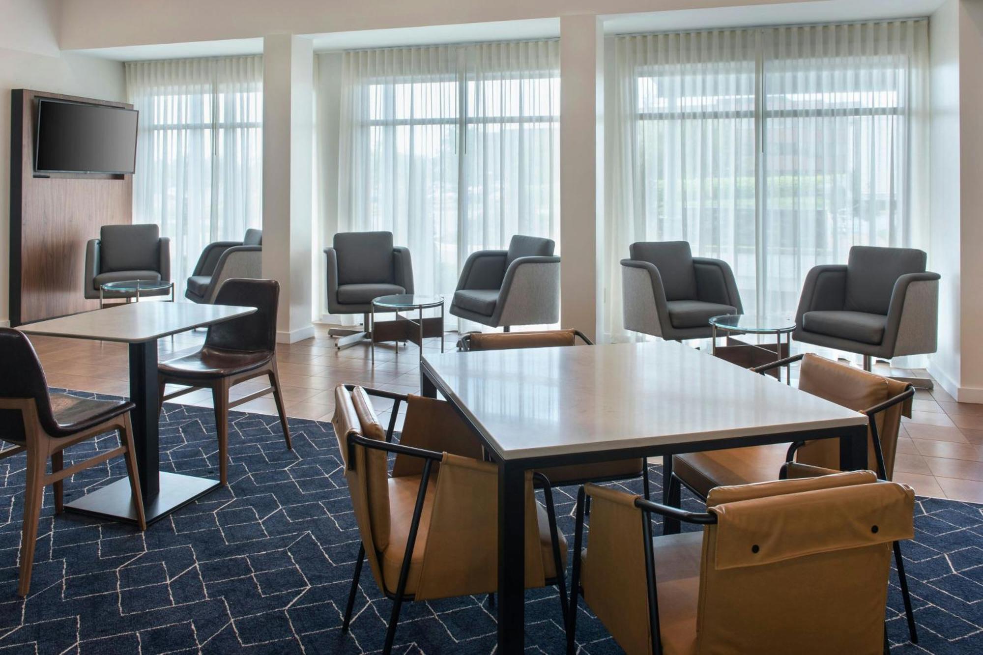 Courtyard By Marriott Silver Spring North/White Oak Exterior photo