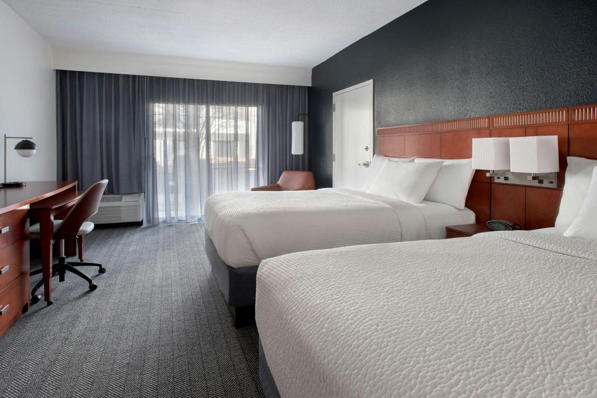 Courtyard By Marriott Silver Spring North/White Oak Exterior photo
