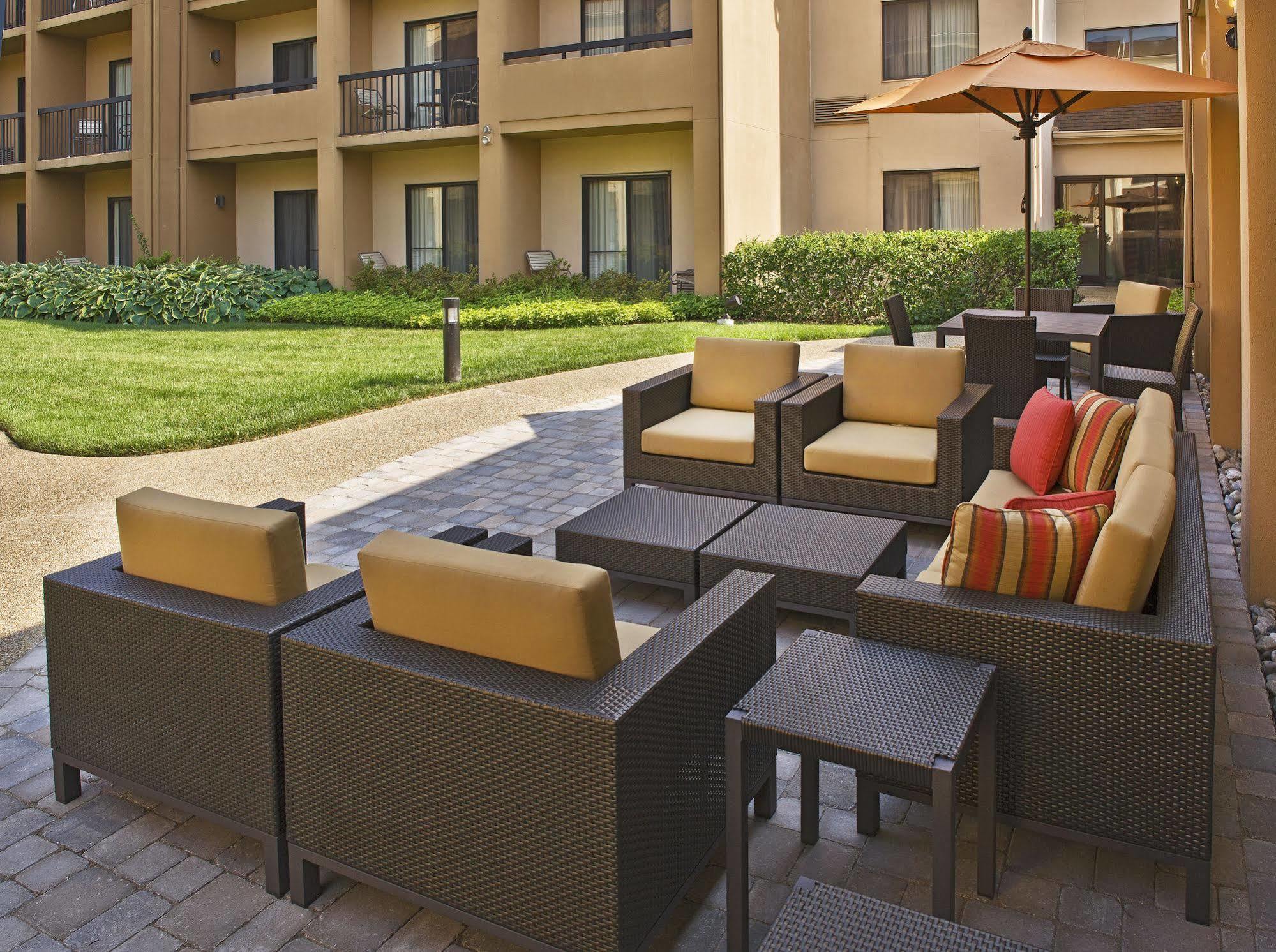 Courtyard By Marriott Silver Spring North/White Oak Exterior photo